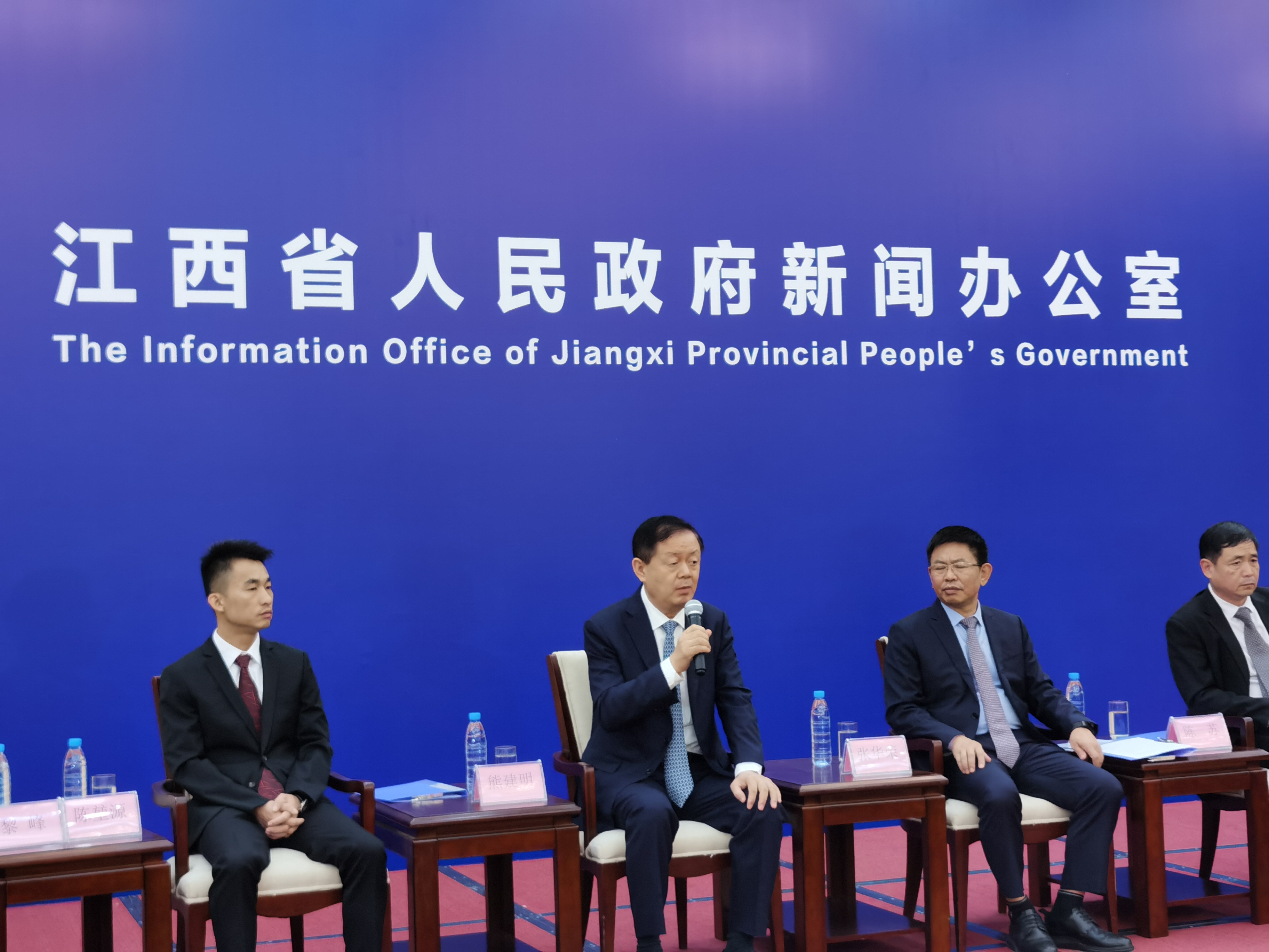 2007so太阳集团董事长熊建明受邀参加江西省人民政府新闻办民营企业家记者见面会