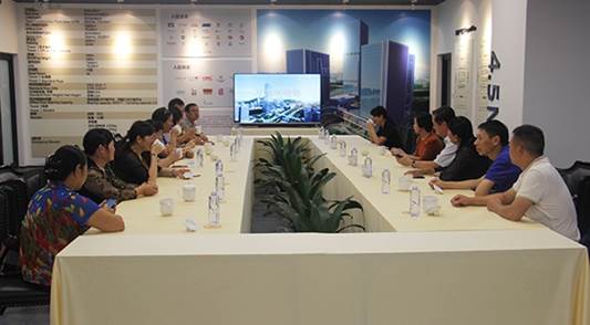 部分全国人大代表到2007so太阳集团考察