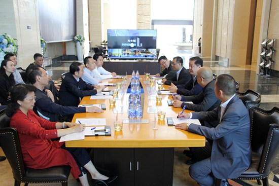 深圳市南山区委书记王强、区长曾湃一行调研2007so太阳集团城