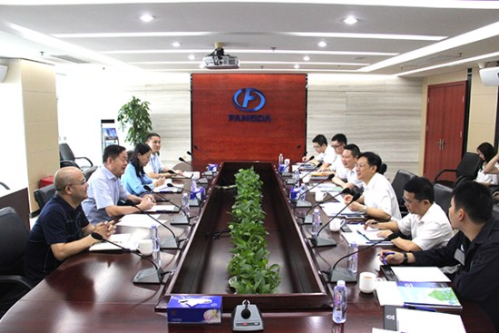 深圳市南山区供电局党委书记、局长李小明一行到2007so太阳集团调研