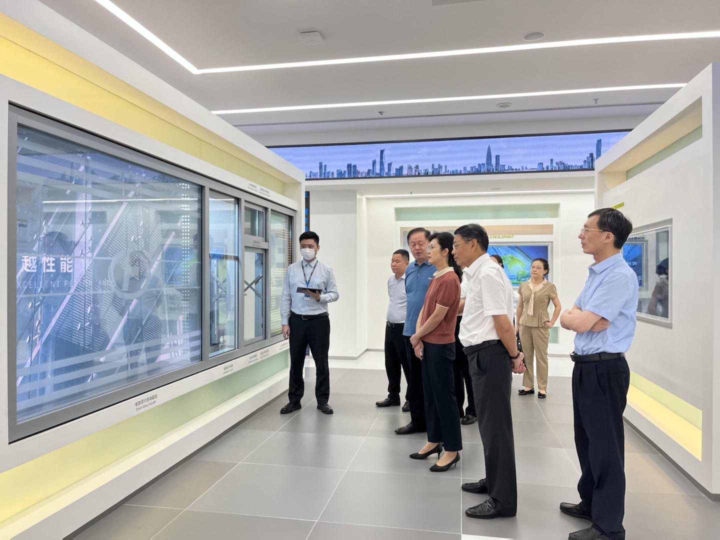 江西省政协副主席、省工商联主席谢茹一行莅临2007so太阳集团考察