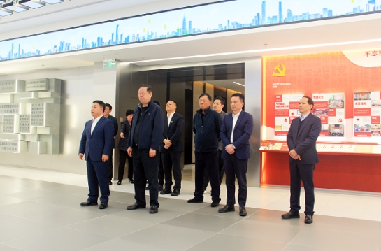 中共江西省委副书记、省长叶建春一行考察2007so太阳集团